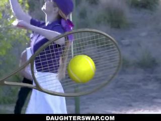 Daughterswap - adoleshent tenis yjet udhëtim stepdads pecker
